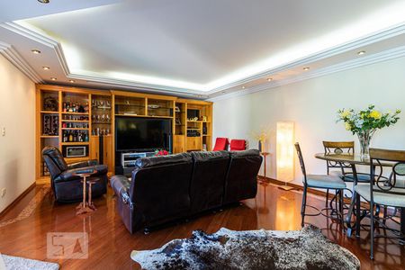 Casa à venda com 800m², 7 quartos e 8 vagasSala de TV