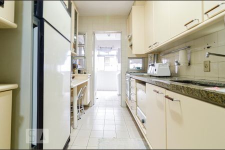 Cozinha de apartamento para alugar com 3 quartos, 107m² em Sumarezinho, São Paulo