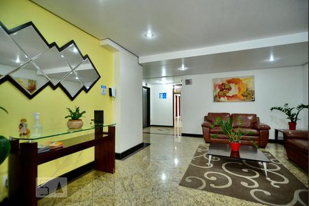 Apartamento para alugar com 69m², 3 quartos e 2 vagasHall social