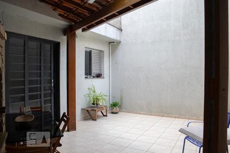 Casa à venda com 209m², 4 quartos e 4 vagas Casa à venda com 209m², 4 quartos e 4 vagasQUINTAL FUNDOS