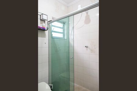 Casa à venda com 209m², 4 quartos e 4 vagas Casa à venda com 209m², 4 quartos e 4 vagasBANHEIRO