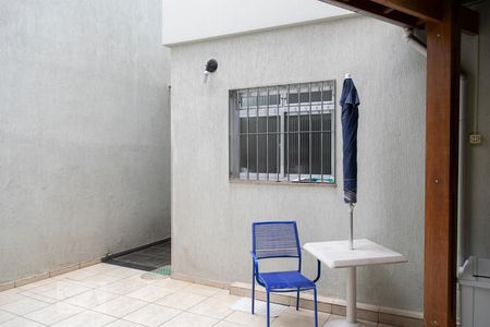 Casa à venda com 209m², 4 quartos e 4 vagas Casa à venda com 209m², 4 quartos e 4 vagasQUINTAL FUNDOS