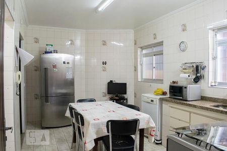 Casa à venda com 209m², 4 quartos e 4 vagas Casa à venda com 209m², 4 quartos e 4 vagasCOZINHA