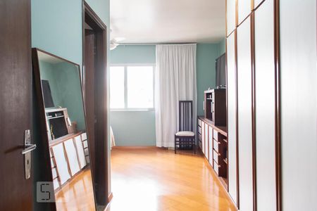 Casa à venda com 209m², 4 quartos e 4 vagas Casa à venda com 209m², 4 quartos e 4 vagasQUARTO 4 SUITE