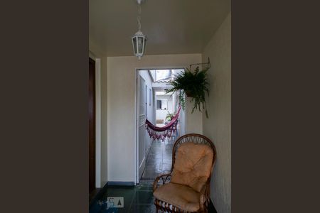 Casa à venda com 209m², 4 quartos e 4 vagas Casa à venda com 209m², 4 quartos e 4 vagasENTRADA