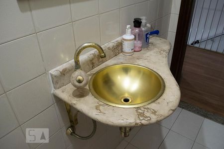 Casa à venda com 209m², 4 quartos e 4 vagas Casa à venda com 209m², 4 quartos e 4 vagasLAVABO