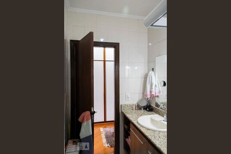 Casa à venda com 209m², 4 quartos e 4 vagas Casa à venda com 209m², 4 quartos e 4 vagasBANHEIRO SUITE