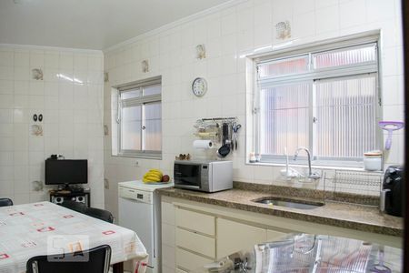 Casa à venda com 209m², 4 quartos e 4 vagas Casa à venda com 209m², 4 quartos e 4 vagasCOZINHA