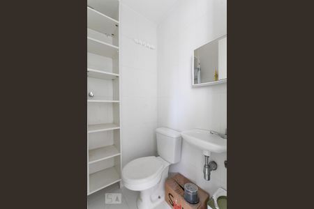 Apartamento para alugar com 110m², 3 quartos e 2 vagas Apartamento para alugar com 110m², 3 quartos e 2 vagasBanheiro de Serviço