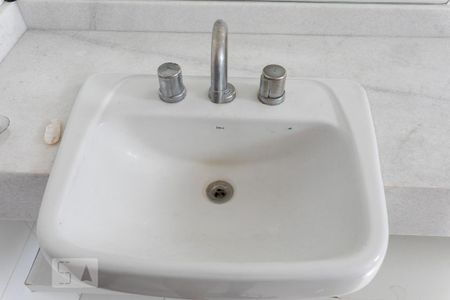 Apartamento para alugar com 110m², 3 quartos e 2 vagas Apartamento para alugar com 110m², 3 quartos e 2 vagasBanheiro da Suíte 1