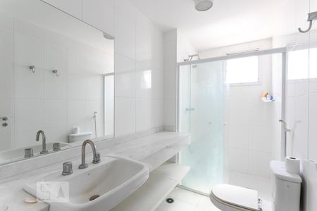 Apartamento para alugar com 110m², 3 quartos e 2 vagas Apartamento para alugar com 110m², 3 quartos e 2 vagasBanheiro da Suíte 1