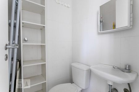 Apartamento para alugar com 110m², 3 quartos e 2 vagas Apartamento para alugar com 110m², 3 quartos e 2 vagasBanheiro de Serviço