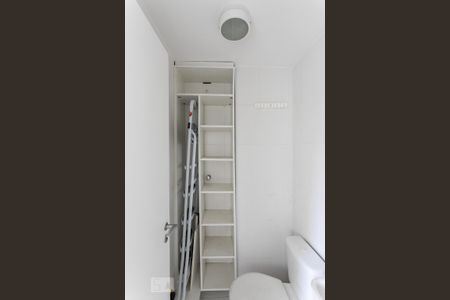 Banheiro de Serviço de apartamento para alugar com 3 quartos, 110m² em Vila Leopoldina, São Paulo