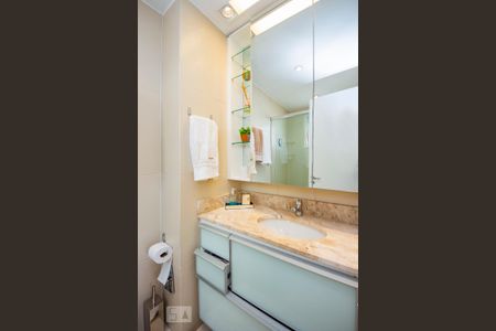 Apartamento à venda com 74m², 2 quartos e 2 vagasBanheiro 2