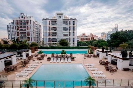 Apartamento à venda com 74m², 2 quartos e 2 vagasÁrea comum - Piscina