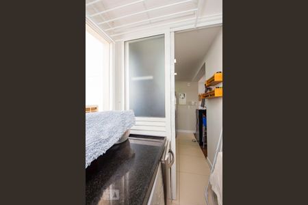 Apartamento à venda com 74m², 2 quartos e 2 vagasLavanderia