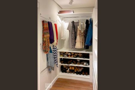 Apartamento à venda com 74m², 2 quartos e 2 vagasCloset Quarto 2
