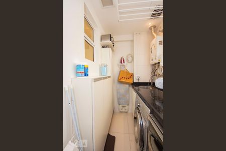 Apartamento à venda com 74m², 2 quartos e 2 vagasLavanderia