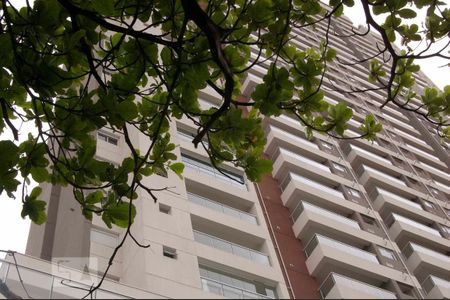 Apartamento para alugar com 70m², 2 quartos e 1 vagaFachada
