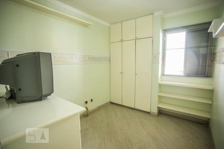 Quarto 1 - Armários de apartamento para alugar com 2 quartos, 48m² em Vila Guarani (z Sul), São Paulo