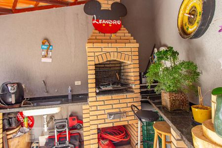 Casa à venda com 180m², 3 quartos e 4 vagas Casa à venda com 180m², 3 quartos e 4 vagasÁrea Gourmet - Churrasqueira