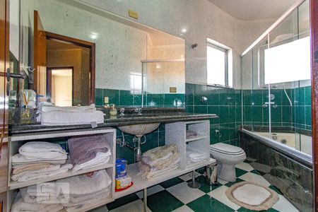 Casa à venda com 180m², 3 quartos e 4 vagas Casa à venda com 180m², 3 quartos e 4 vagasBanheiro Social