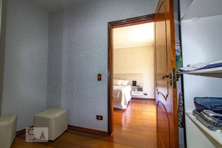 Casa à venda com 180m², 3 quartos e 4 vagas Casa à venda com 180m², 3 quartos e 4 vagasCloset da Suíte