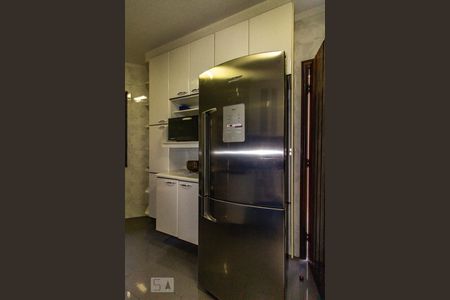 Casa à venda com 180m², 3 quartos e 4 vagas Casa à venda com 180m², 3 quartos e 4 vagasCozinha