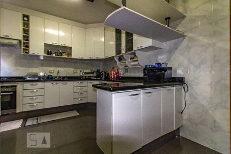 Casa à venda com 180m², 3 quartos e 4 vagas Casa à venda com 180m², 3 quartos e 4 vagasCozinha