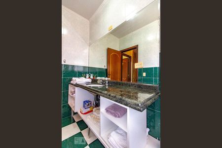 Casa à venda com 180m², 3 quartos e 4 vagas Casa à venda com 180m², 3 quartos e 4 vagasBanheiro Social