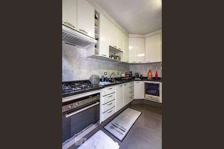 Casa à venda com 180m², 3 quartos e 4 vagas Casa à venda com 180m², 3 quartos e 4 vagasCozinha