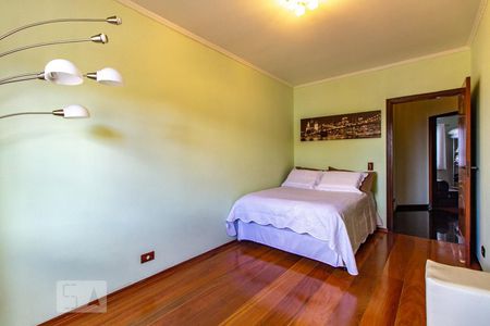 Casa à venda com 180m², 3 quartos e 4 vagas Casa à venda com 180m², 3 quartos e 4 vagasQuarto 1