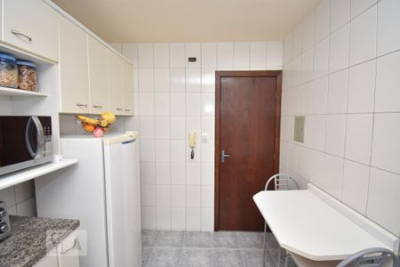 Apartamento à venda com 68m², 2 quartos e 3 vagas