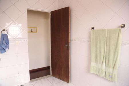 Casa à venda com 300m², 6 quartos e 3 vagasBanheiro