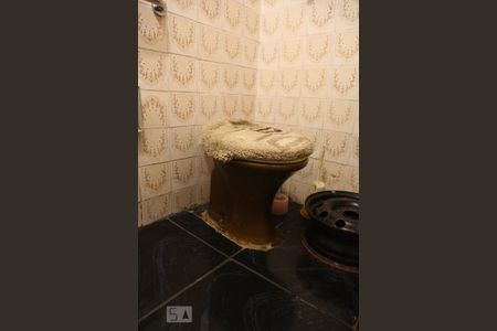 Casa à venda com 300m², 6 quartos e 3 vagasBanheiro