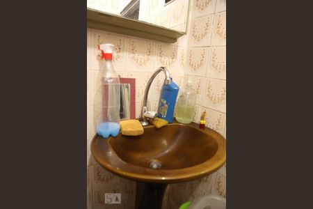 Casa à venda com 300m², 6 quartos e 3 vagasBanheiro