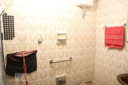 Casa à venda com 300m², 6 quartos e 3 vagasBanheiro