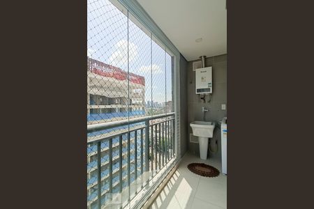 Varanda e área de serviço de apartamento à venda com 1 quarto, 44m² em Jardim Tupanci, Barueri