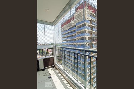 Varanda e área de serviço de apartamento à venda com 1 quarto, 44m² em Jardim Tupanci, Barueri