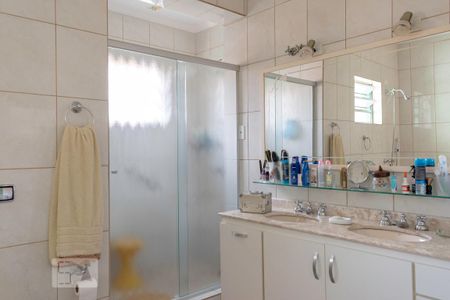 Casa para alugar com 335m², 4 quartos e 6 vagasBanheiro da Suíte