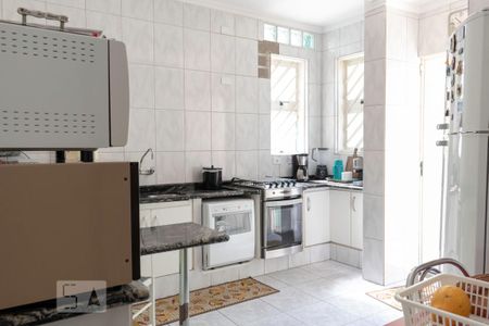 Casa para alugar com 335m², 4 quartos e 6 vagasCozinha