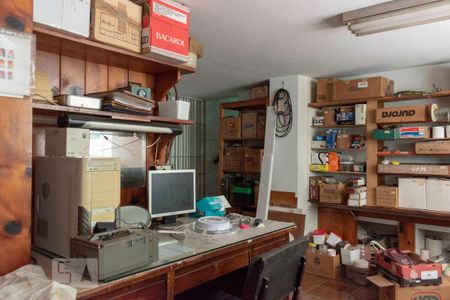 Casa para alugar com 335m², 4 quartos e 6 vagasPorão