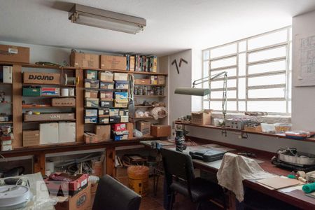 Casa para alugar com 335m², 4 quartos e 6 vagasPorão