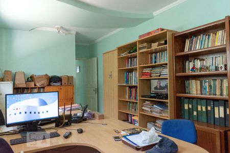 Escritório de casa para alugar com 4 quartos, 335m² em Vila Monumento, São Paulo