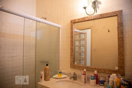 Apartamento à venda com 110m², 3 quartos e sem vaga Apartamento à venda com 110m², 3 quartos e sem vagaBanheiro