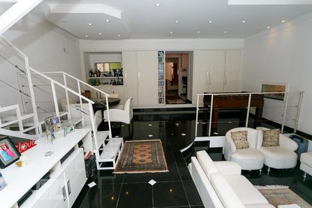 Casa à venda com 450m², 4 quartos e 6 vagas Casa à venda com 450m², 4 quartos e 6 vagasSala 4