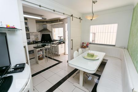 Casa à venda com 450m², 4 quartos e 6 vagas