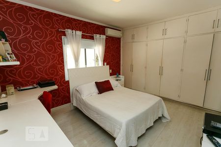 Casa à venda com 450m², 4 quartos e 6 vagas Casa à venda com 450m², 4 quartos e 6 vagasSuíte-1