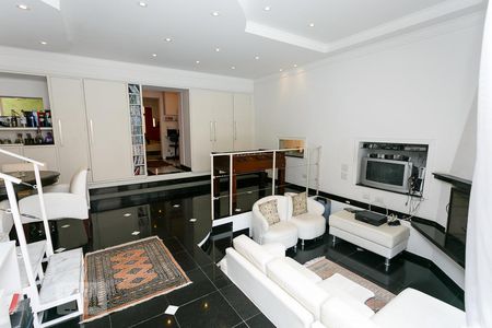 Casa à venda com 450m², 4 quartos e 6 vagas Casa à venda com 450m², 4 quartos e 6 vagasSala 4