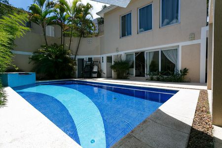 Casa à venda com 450m², 4 quartos e 6 vagas